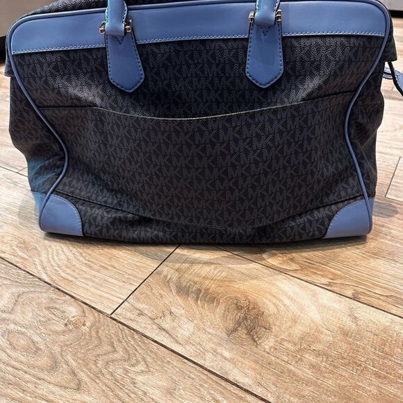 Used Michael Kors blue duffle travel bag - Picture 2 of 16